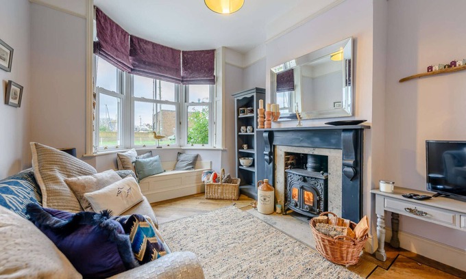 Rye House | Riverside Cottage - Rye