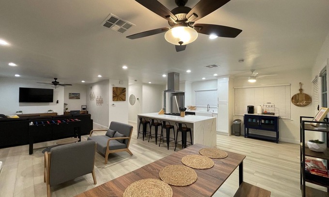 Riverside House | Riverside Cozy Modern Oasis with Pool