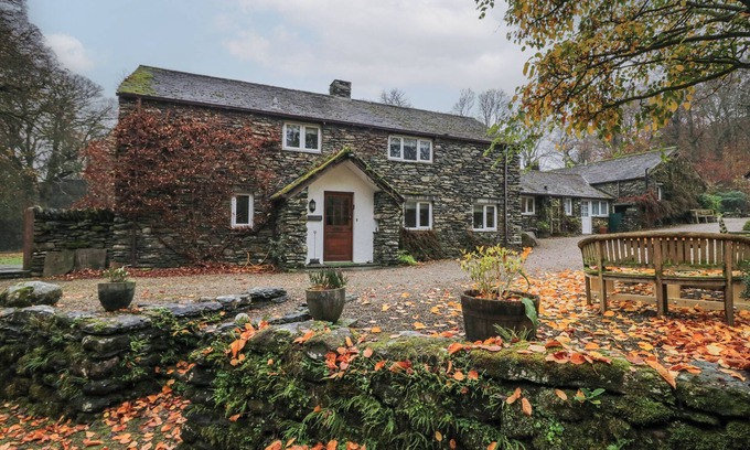Bretherdale Cottage | RIVERSIDE, family friendly, with hot tub in Kendal
