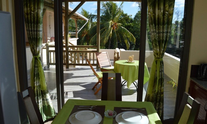 Grand River South East House | Riverside Holiday Home