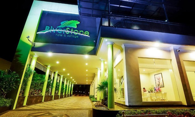 Oro Oro Ombo Hotel | Riverstone Hotel & Cottage