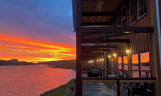 Houghton Cabin | Riverview Garden Cabin 21A