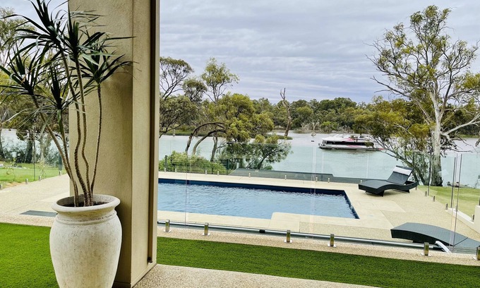 Gol Gol House | Riviera Villa Holiday Home