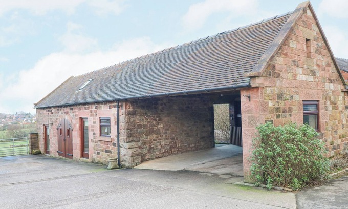 Forsbrook Cottage | ROACHES VIEW BARN, family friendly, with open fire in Wetley Rocks