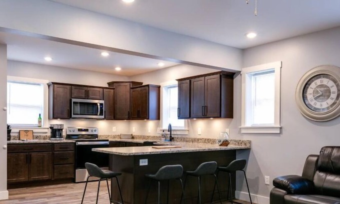 Cowanesque Apartment | Roadhaus North - Stay and Golf!