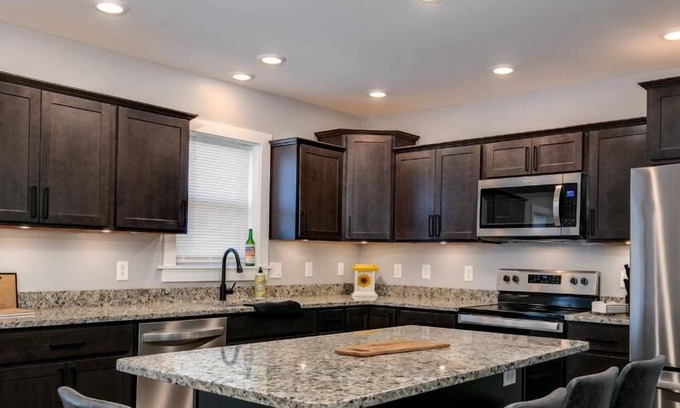Cowanesque Apartment | Roadhaus South - A Classy and Pet Friendly Escape!