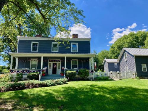 Mount Jackson House | Roadhaven1830