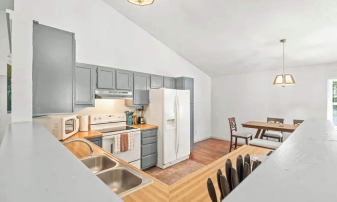 Southport House | Roadmap Lodging: Franciscan House by Greenwood Park Mall