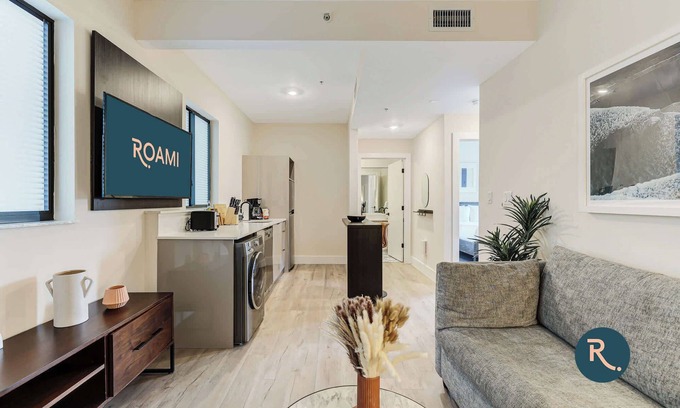 Midtown Apartment | Roami at The Palace | 2 Bedroom | Queen #18