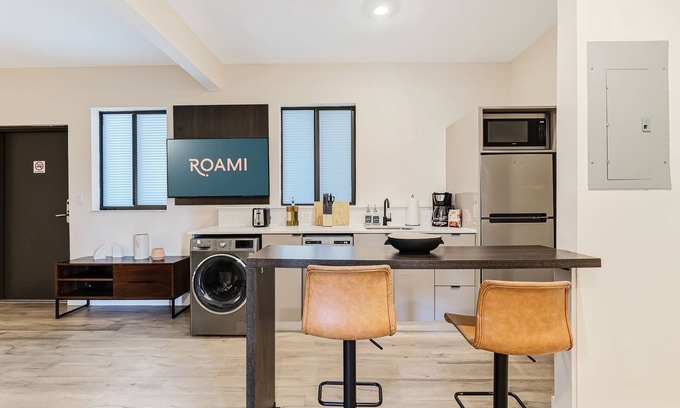 Midtown Apartment | Roami at The Palace | 4 Bed Combo | 2 Units #26