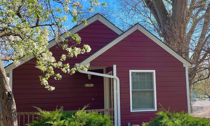 Benson House | Robert's Roost - Tiny Farmhouse Inspired Cottage