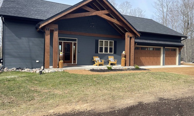 Carter House | Roberts Lake - Freedom Lodge
