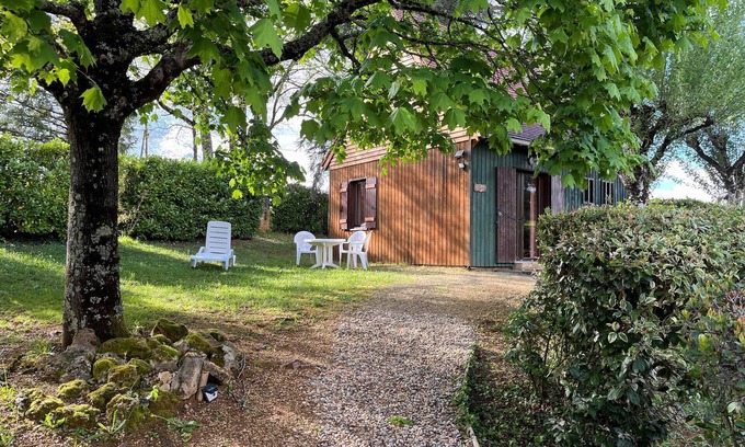 Saint-Avit-Senieur Ski Chalet | Robin, Gîte and shared swimming pool