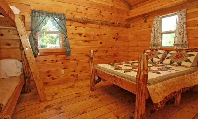 Lenhartsville Other | Robin Hill Camping Resort Deluxe Cottage 13