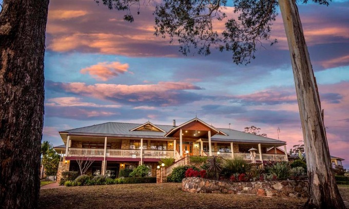 Merimbula House | Robyn's Nest Lakeside Resort