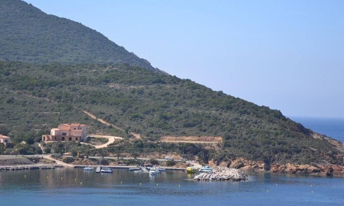 Galeria Apartment | Roc A Mare Galeria sea view apartment, quiet, air conditioning, wifi, beach 200m away