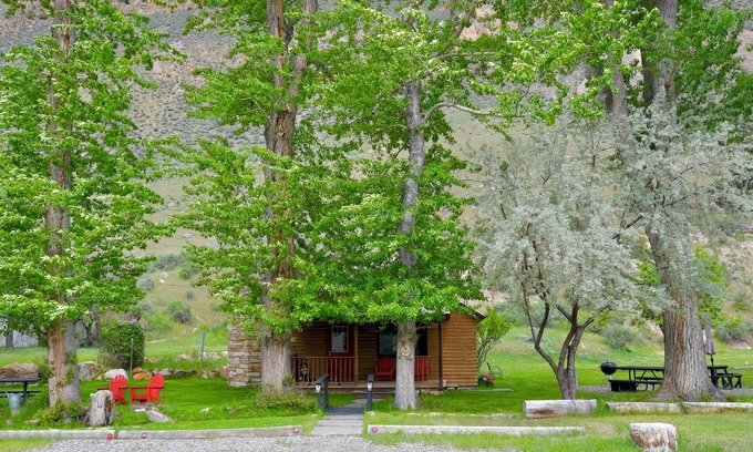 Gardiner Cabin | Rockin Y, Romantic Getaway or Family Friendly Lodging