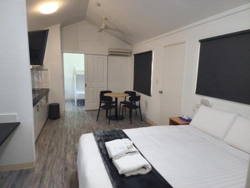 East Rockingham Hotel | Rockingham Holiday Village