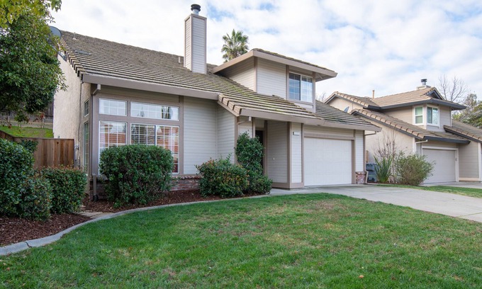Rocklin House | Rocklin Beauty! Garage, Private Yard, Pets Welcome!