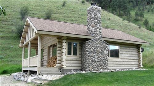 Darby House | Rocky Mountains Getaway: Gorgeous Log Cabin in Darby, Montana