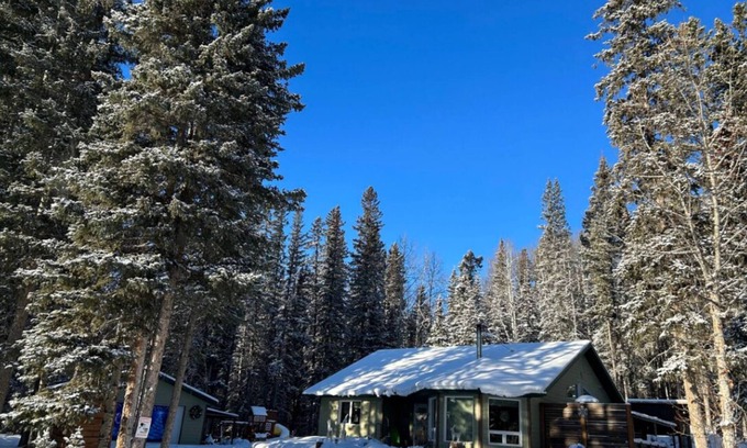 Nordegg Cottage | Rocky Mountain Retreat: Private 2 Acres & Hot Tub