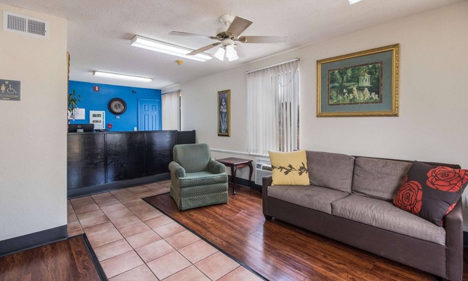 Bolivar Hotel | Rodeway Inn Bolivar