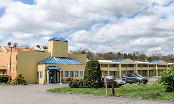 Brookville Hotel | Rodeway Inn Brookville