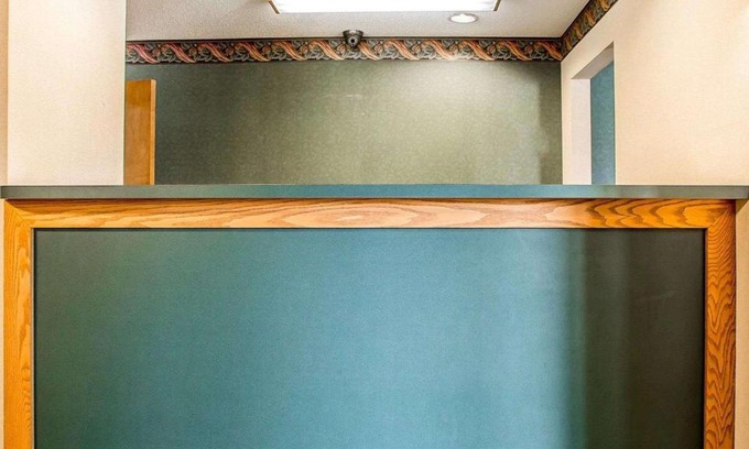 Holiday City Hotel | Rodeway Inn Montpelier