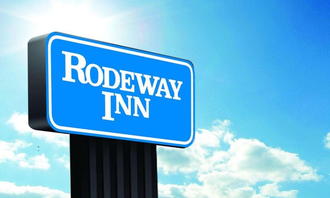 Pittsfield Hotel | Rodeway Inn