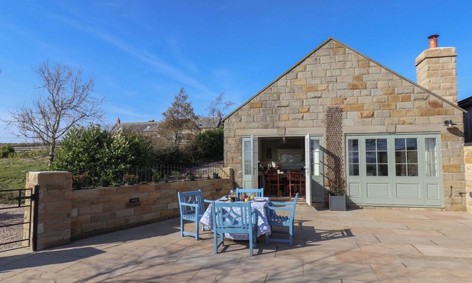 Egton Cottage | RODING COTTAGE, luxury holiday cottage, with a garden in Egton