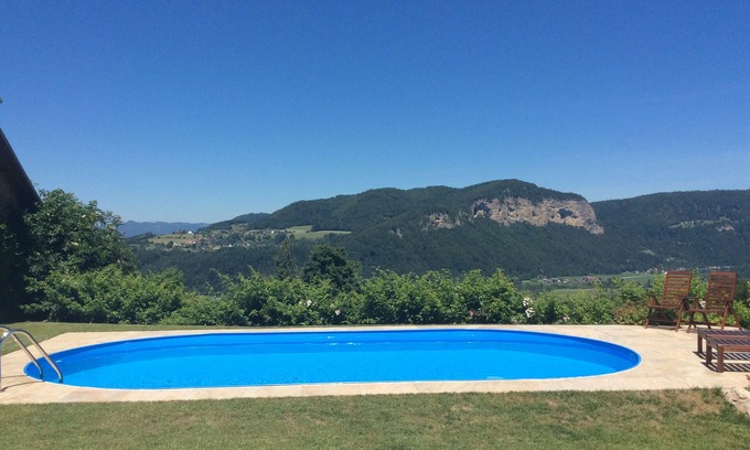 Sankt Margareten im Rosental House | Romantic chalet with a large garden and a dream view of the Draufelsen.