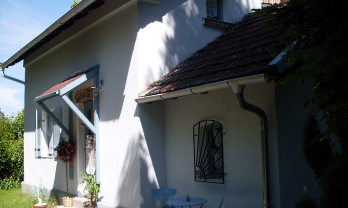 Weiden in der Oberpfalz Apartment | Romantic vacation home (69 sqm) for up to 2 people