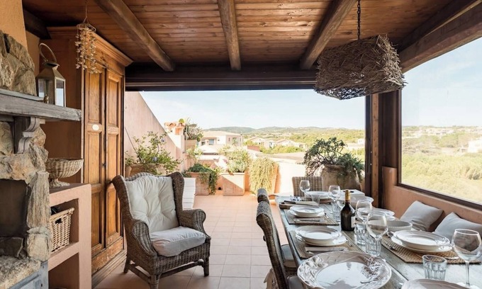 Porto Pozzo Apartment | Romantic apartment with sea view on the Maddalena archipelago.