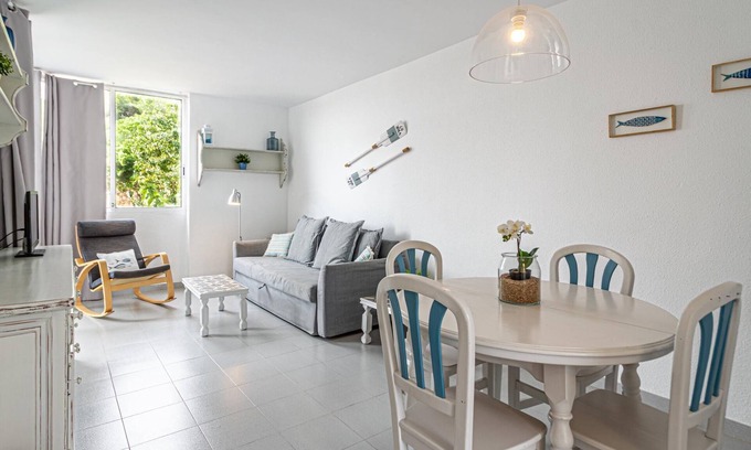 Sant Pol De Mar Apartment | Romantic, Beach Apartment with Mediterranean Sea Views