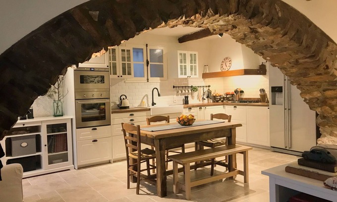 Besse-sur-Issole House | Romantic Cottage in Historical French Village Provence Wine Country House