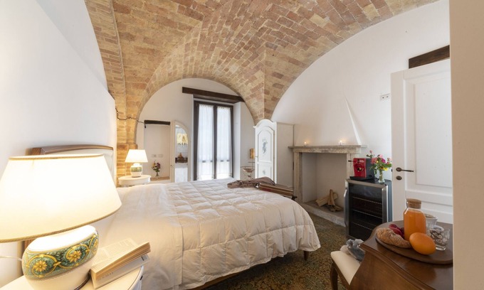 Poggio Morello Bed & Breakfast | Romantic double with private bathroom