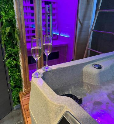 Laveline-devant-Bruyeres Apartment | Romantic home spa