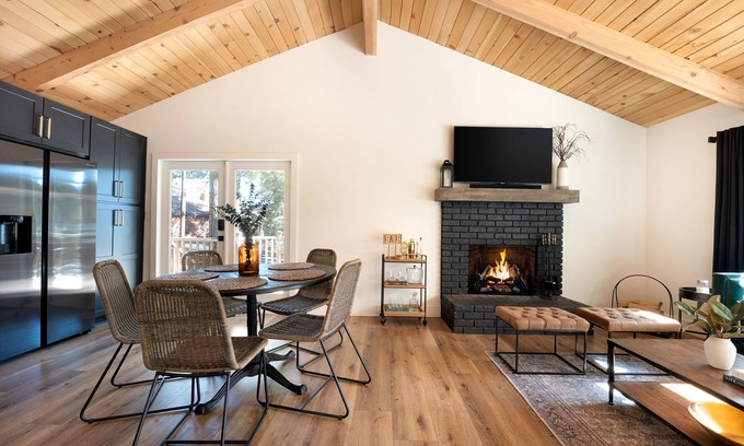 Running Springs Cabin | Romantic Getaway Cabin w/private hot tub, deck and fireplace