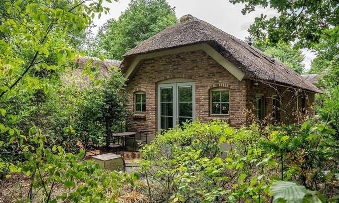 Ermelo House | Romantic Loft w/Garden Terrace