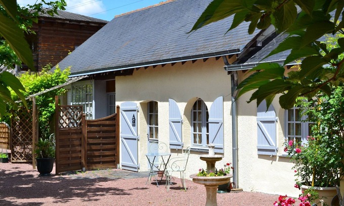Brion House | Romantic Loire Hideaway