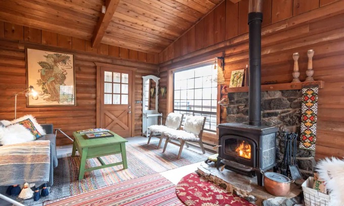 Suquamish Cabin | Romantic Nordic Log Cabin near Poulsbo and Bainbridge