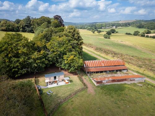 Crediton Ski Chalet | Romantic Shepherds Hut, Devon with outside bath