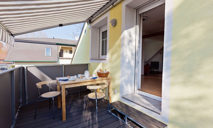 Monchhof Apartment | Romantic studio apartment with roof terrace