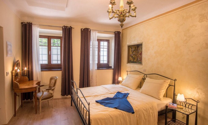Radovljica Apartment | Romantic Superior Studio for 3 in the city of the sun