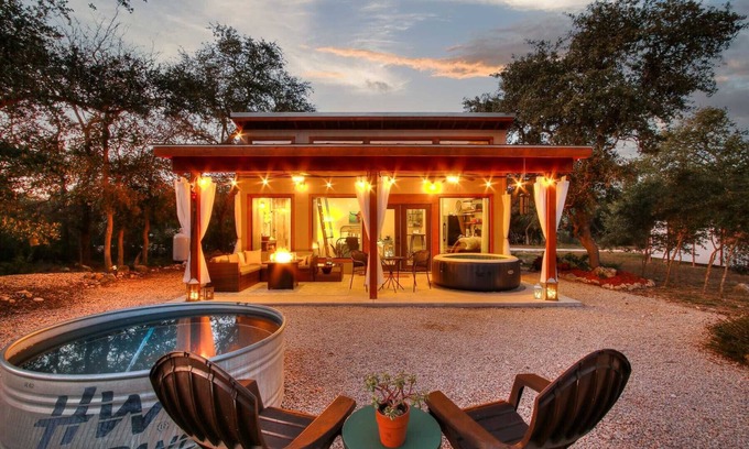 Hondo Cabin | Romantic Tiny Home With Loft