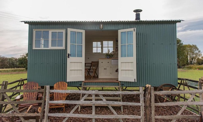 St Mary's Bay House | Romney Marsh Huts by Bloom Stays