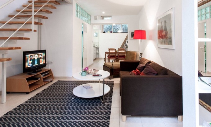 Talbieh Cottage | Roni Suite - Charming 1BR Suite in a Peaceful Garden - Amazing Location
