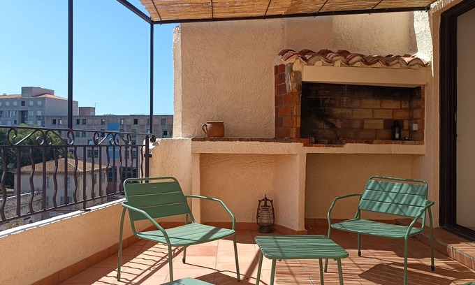 Old Town Apartment | Rooftop Artistes Centre Historique
