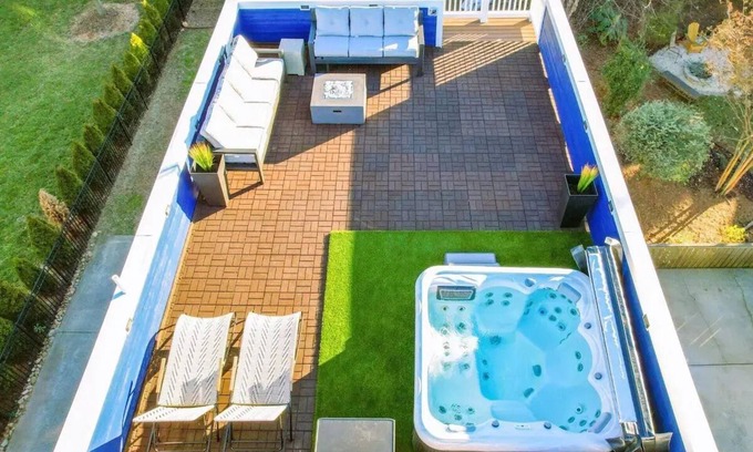 Biddleville Apartment | Rooftop Patio Oasis - 5 minutes outside Uptown