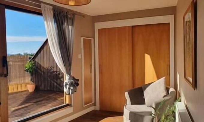 Leith Apartment | Rooftop Retreat Edinburgh